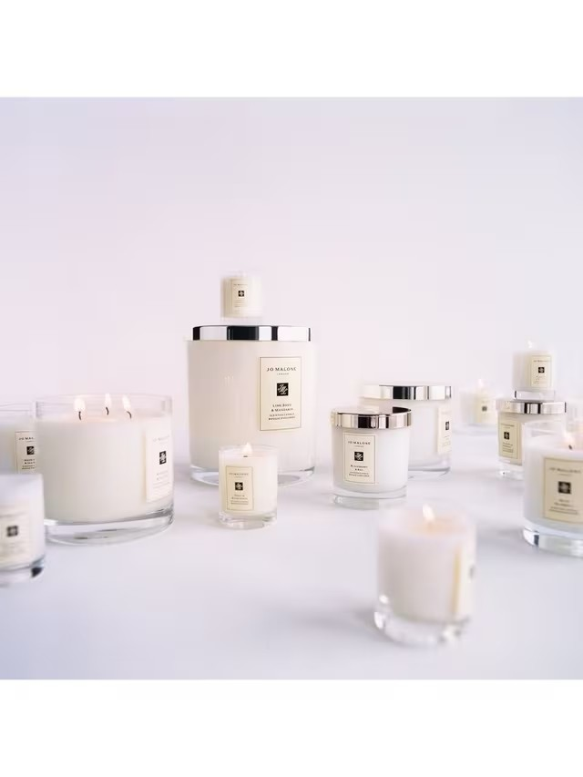 Jo Malone London English Pear & Freesia Scented Candle